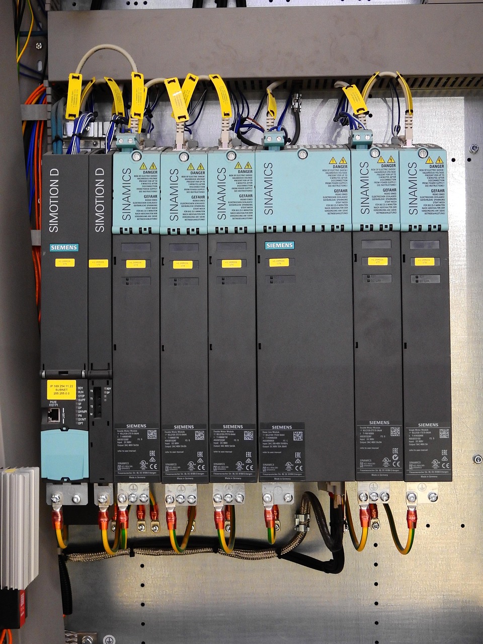 switch cabinet, distributor, verteilerscharnk, electro distributor, steering, investment, anlagentechnik, electricity, voltage, technology, siemens, sps, computer, network, lan, bus, siemens, siemens, siemens, siemens, siemens, sps, network